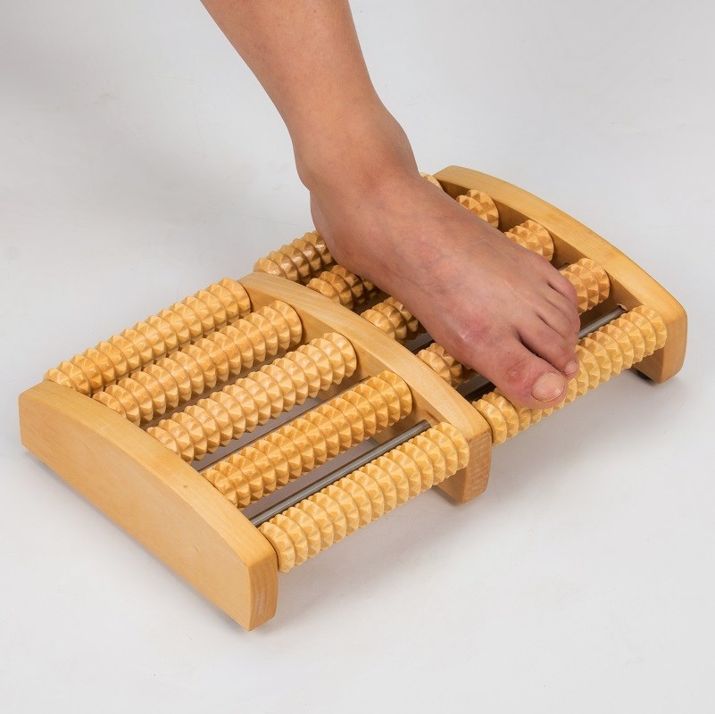 Rub the soles of the feet wood men and women foot massager limbs feet home beautiful legs soles squeeze acupoint ball soles