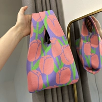 Розовый фиолетовый тюльпан