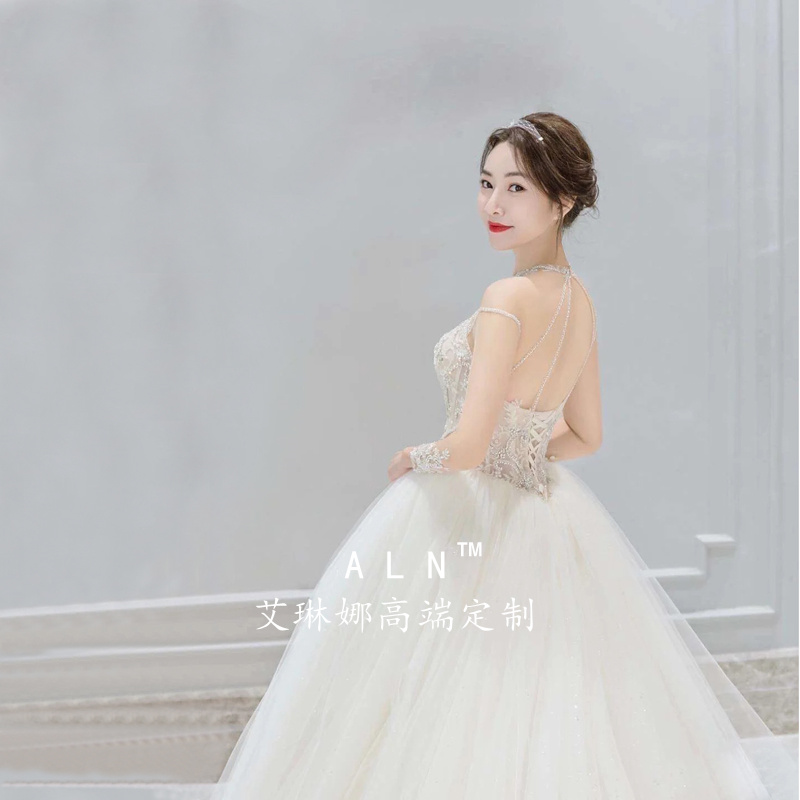 Simple luxury dream French 2021 New main wedding wedding bride long sleeve Moren series thin Starry Sky long tail female