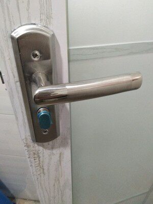 Stainless steel bathroom door lock keyless indoor bedroom bathroom aluminum alloy single tongue toilet universal handle