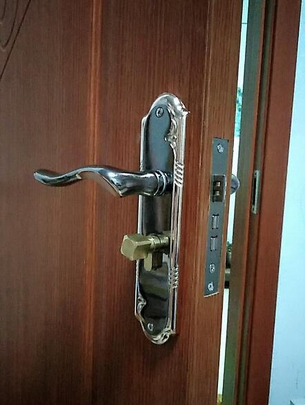 Solid wood door lock indoor bedroom door lock home wooden door universal room door lock lock simple modern household set