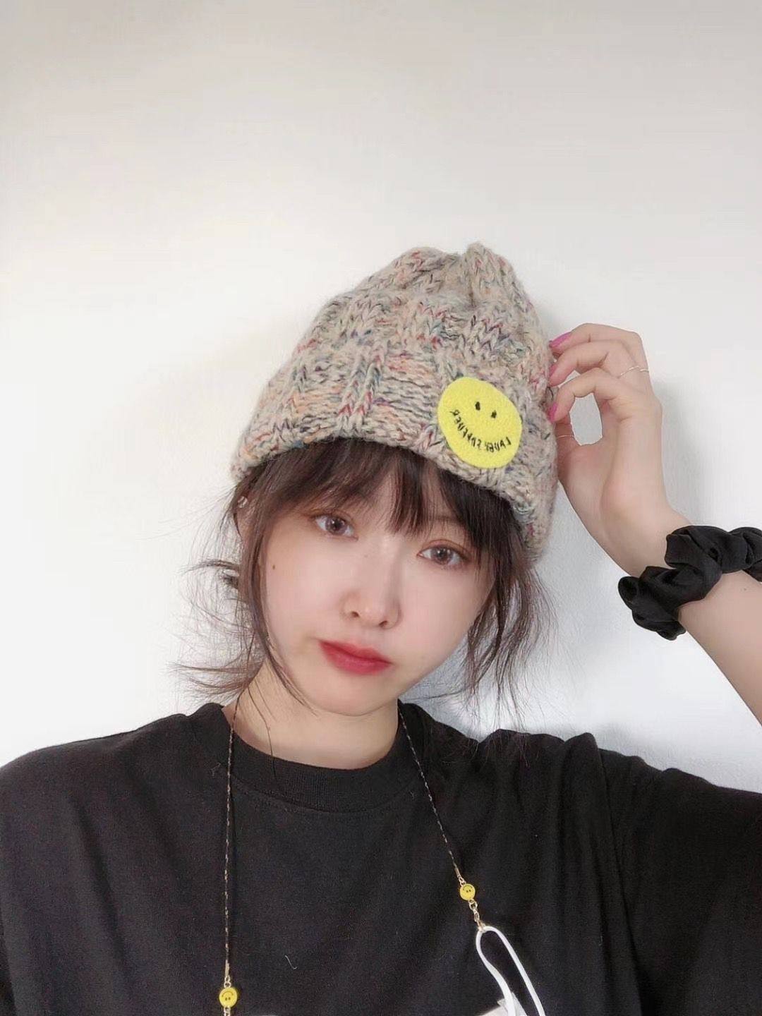20 autumn and winter South Korea Dongdaemun hat sweet and cute colorful smiley wild net red knitted hat women's wool hat