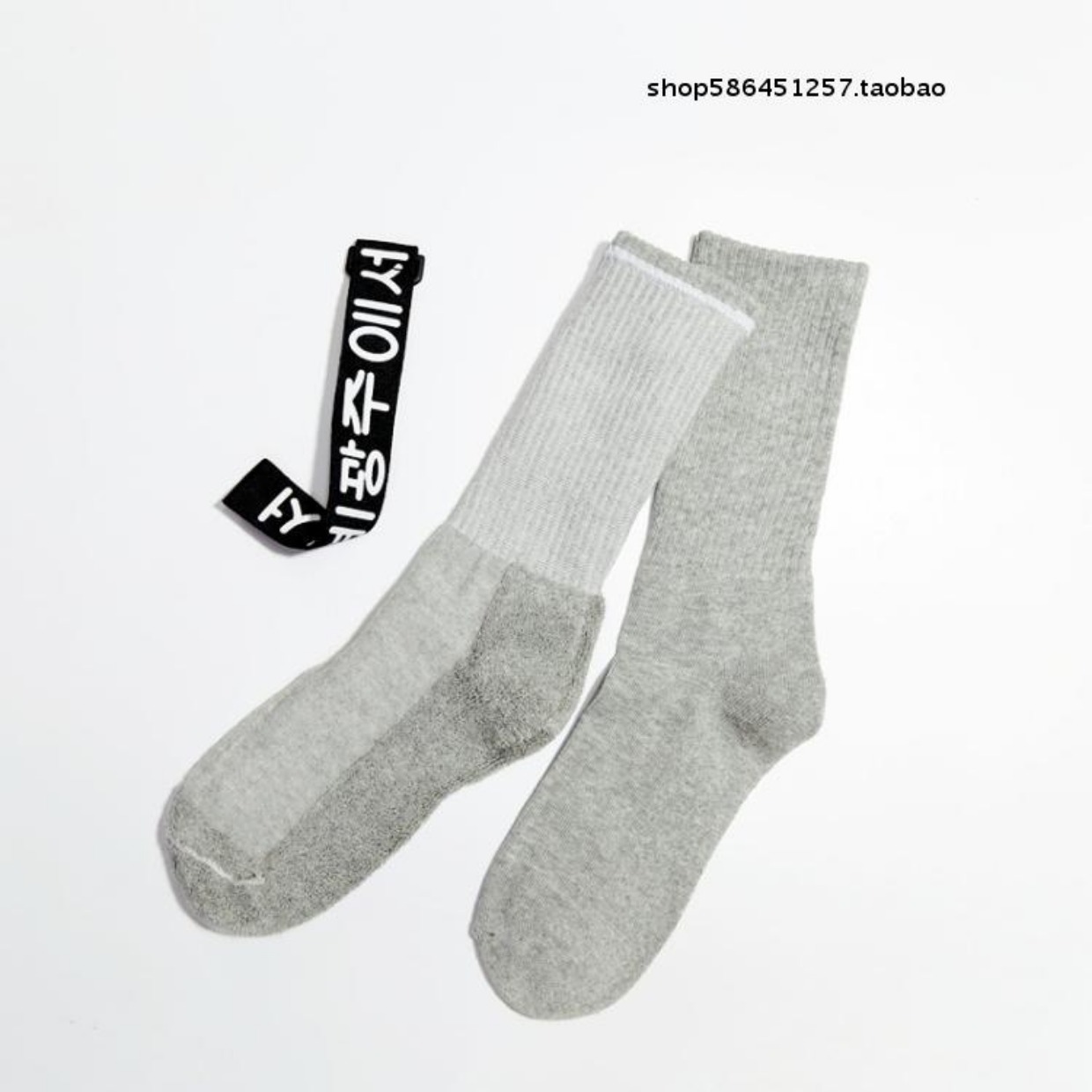 Hàn Quốc INS xu hướng màu đen và trắng rắn màu dày khăn dưới ống cotton vớ nam và nữ terry vớ hoang dã - Vớ bông quan tat bong day