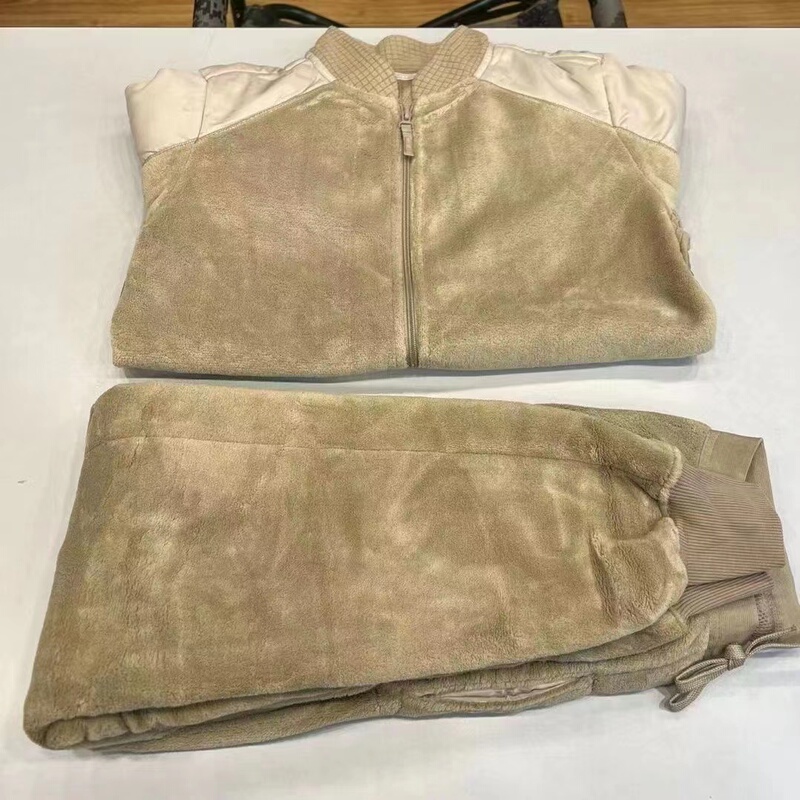 Junxu Genuine Fleece Clothing Set, Earthy Yellow Patrol Fleece Jacket and Pants with Zipper, Warm and Cold-Resistant for Autumn and Winter in the Highlands