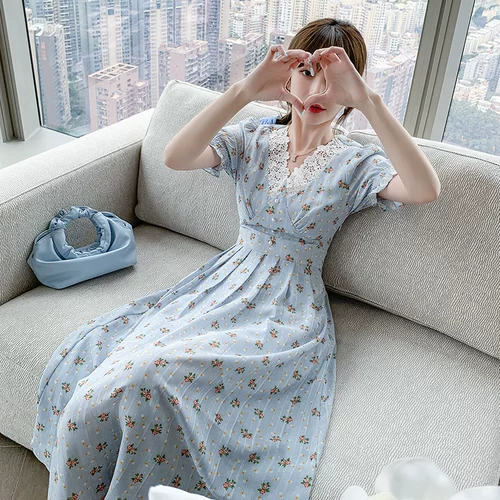 Платье, приталенный корсет, длинная юбка, подходит для подростков, коллекция 2023, в цветочек, яркий броский стиль, изысканный стиль