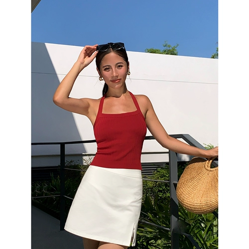 Черная приталенная юбка, высокая талия, А-силуэт, яркий броский стиль