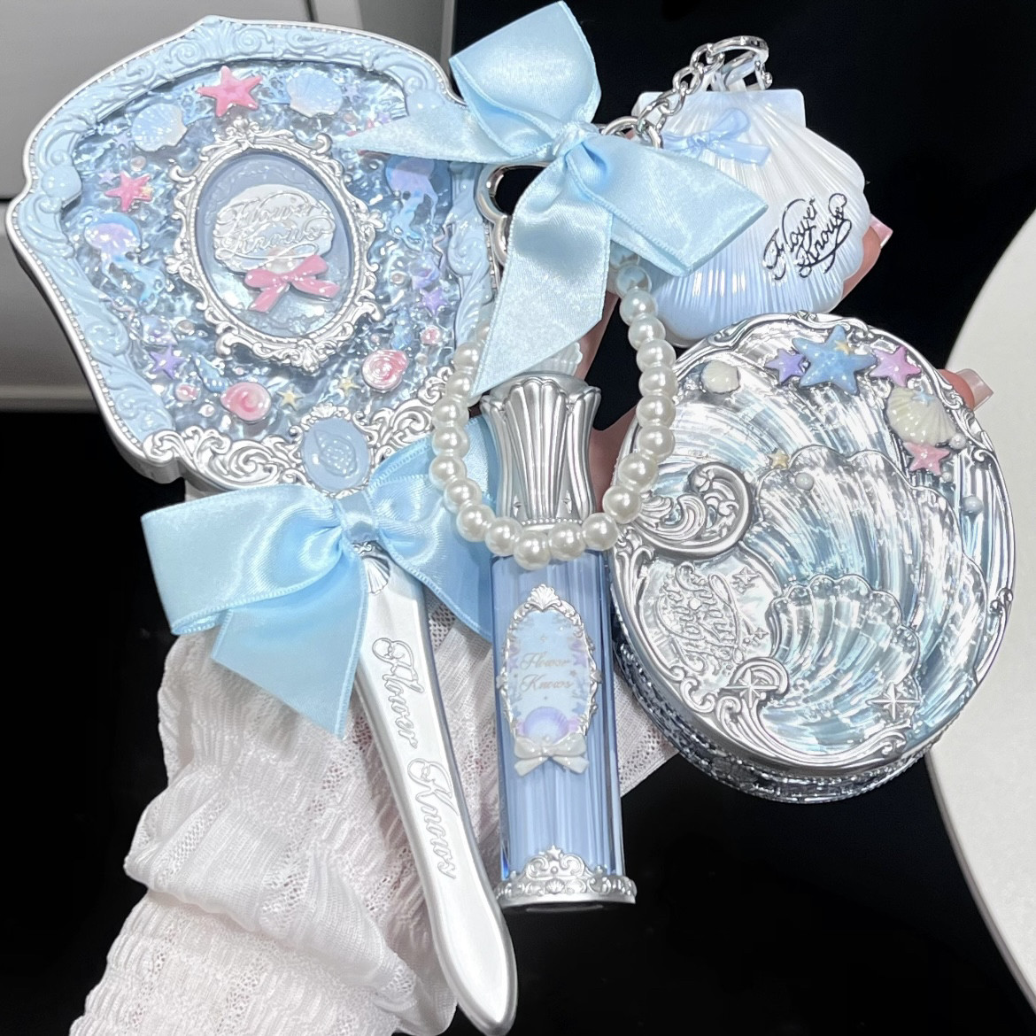 花知晓贝壳珍珠系列新品唇蜜唇釉腮红眼影高光粉饼周边手持镜珠光