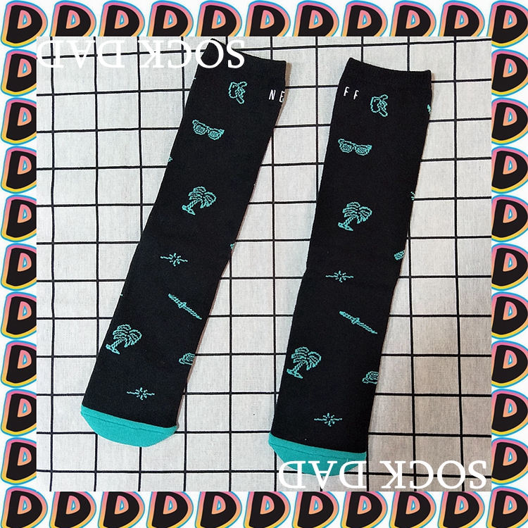 SOCK DAD Vớ trượt ván thể thao Đường phố Châu Âu và Mỹ Stockings Street Art vớ thể thao chống trượt