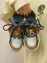 Brown lace-up sneakers very beautiful sweet and cool shoes. Who hasn’t developed a sense of design?