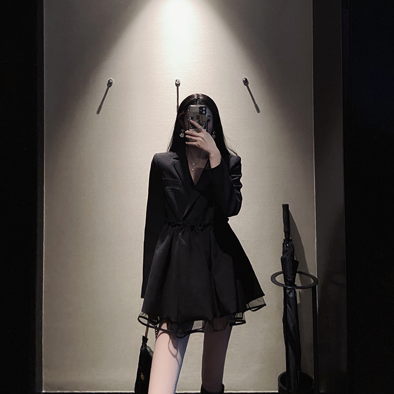 Suite dress long sleeved autumn and winter black temperament street mesh splicing a word skirt with a thin black dress