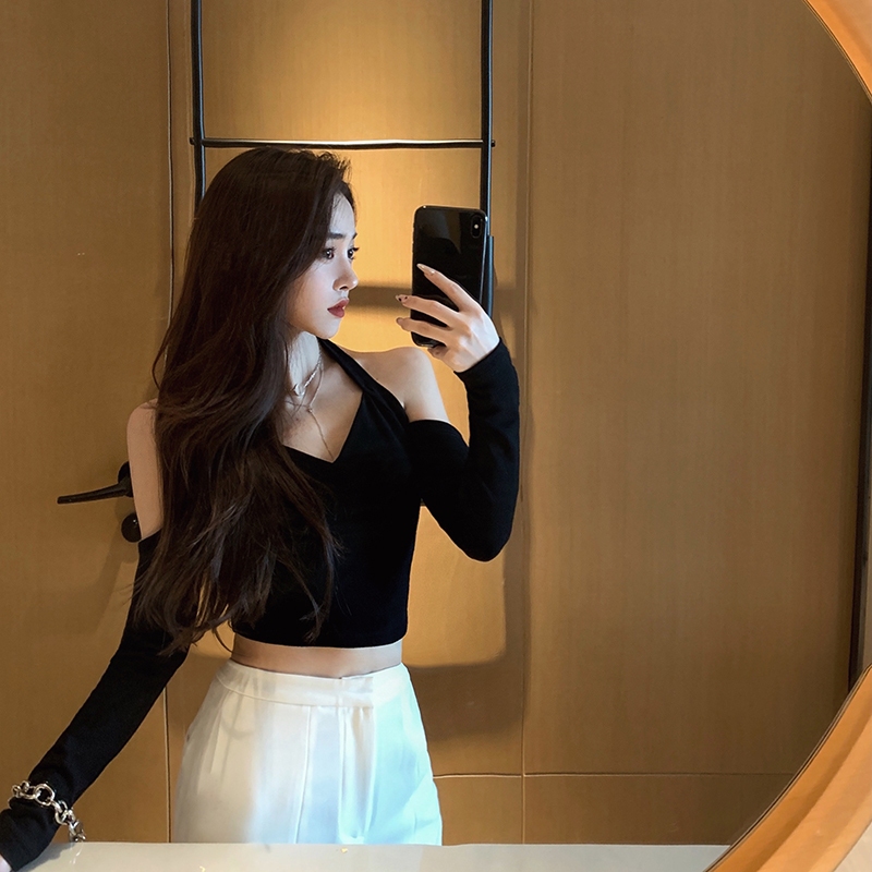 Knitted blouse Summer short black sexy hanging neck and shoulder long sleeve woman temperament slim fit 100 lap T-shirt woman