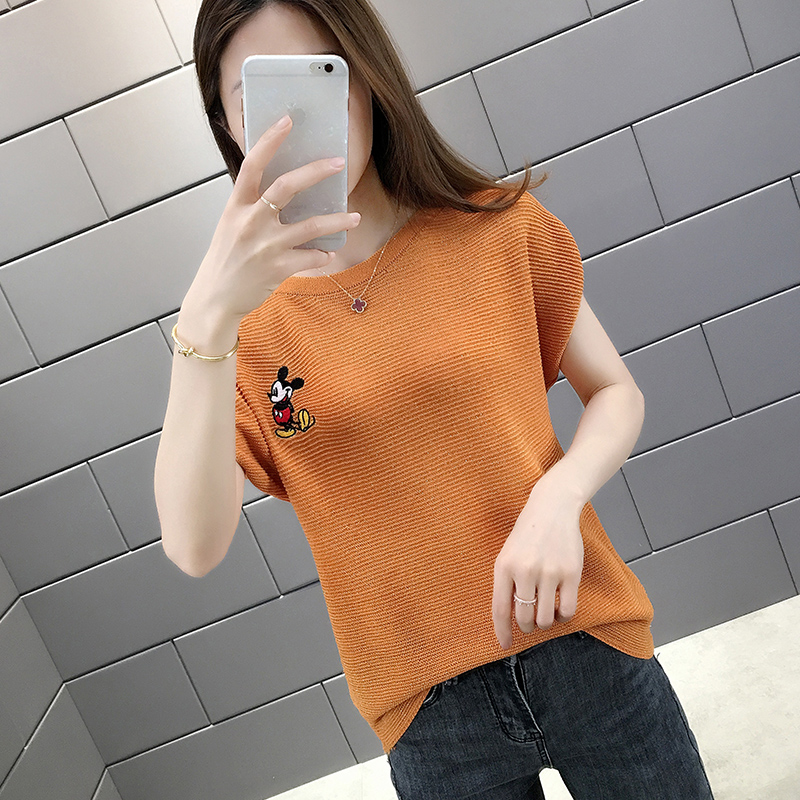 Trắng ngắn tay của phụ nữ t-shirt 2020 mới thêu knitshirt mỏng lỏng bên ngoài mặc lụa băng đầu mùa hè áo thun