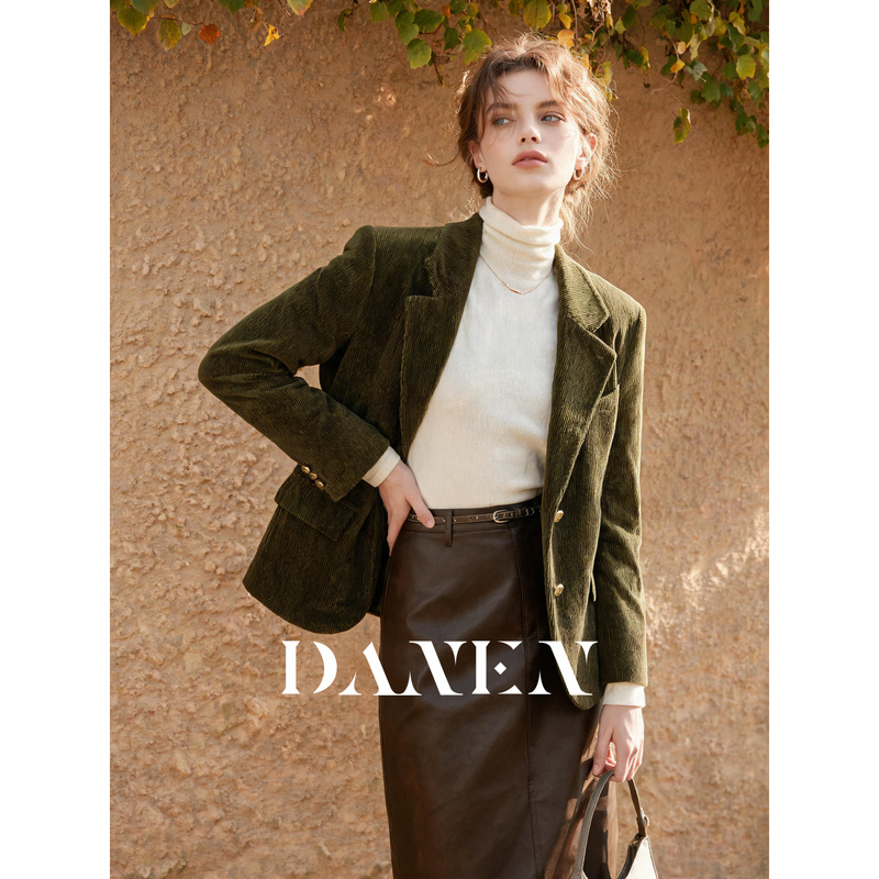 Lightly Mature Retro Army Green Blazer for Women, 2026 Autumn New Style, Commuter Workplace Elegant Lapel Suit
