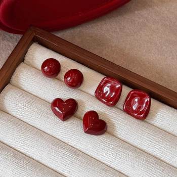 White-Accented Anchor Red Geometric Pattern Earrings for Women, Vintage Design Earrings, New High-End Peach Heart Earrings