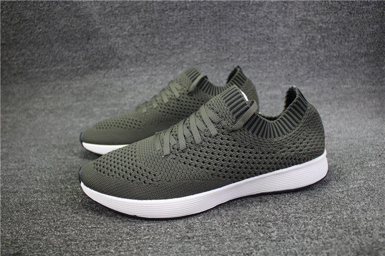 Summer walk of foreign trade running shoes flying breathable comfort running shoes military green men shoes