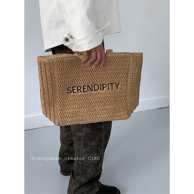 Niche relaxed simple style tote bag