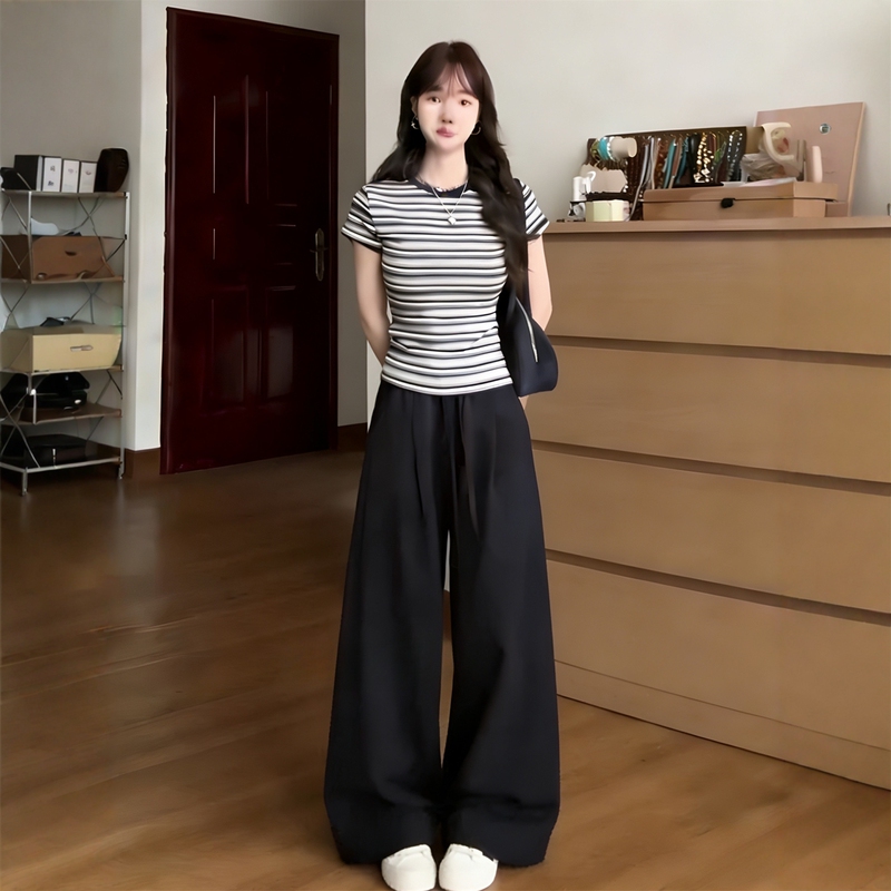 American Retro Chic Casual Sports Suit for Women, Summer Loose Fit, Slimming, Fashionable Striped Short-Sleeve Top and Long Pants Two-Piece Set