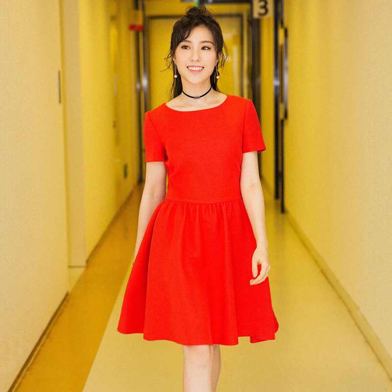 In early 2021, new red high waist slim mini dress spider CD embroidered small dress