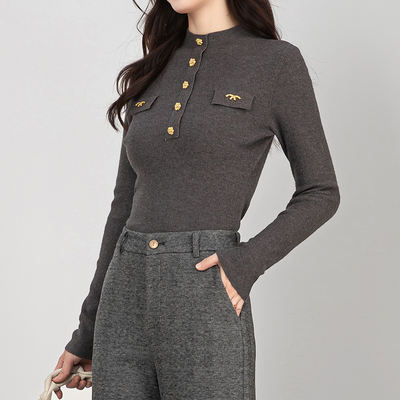 New fashionable and versatile woolen sweater for women in spring and autumn, skin-friendly knitted base layer, elegant and fitted long-sleeved sweater