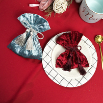 Fengtai 2019 new European-style wedding bouquet drawstring happy candy bag Chinese style bag gold velvet fabric happy candy box