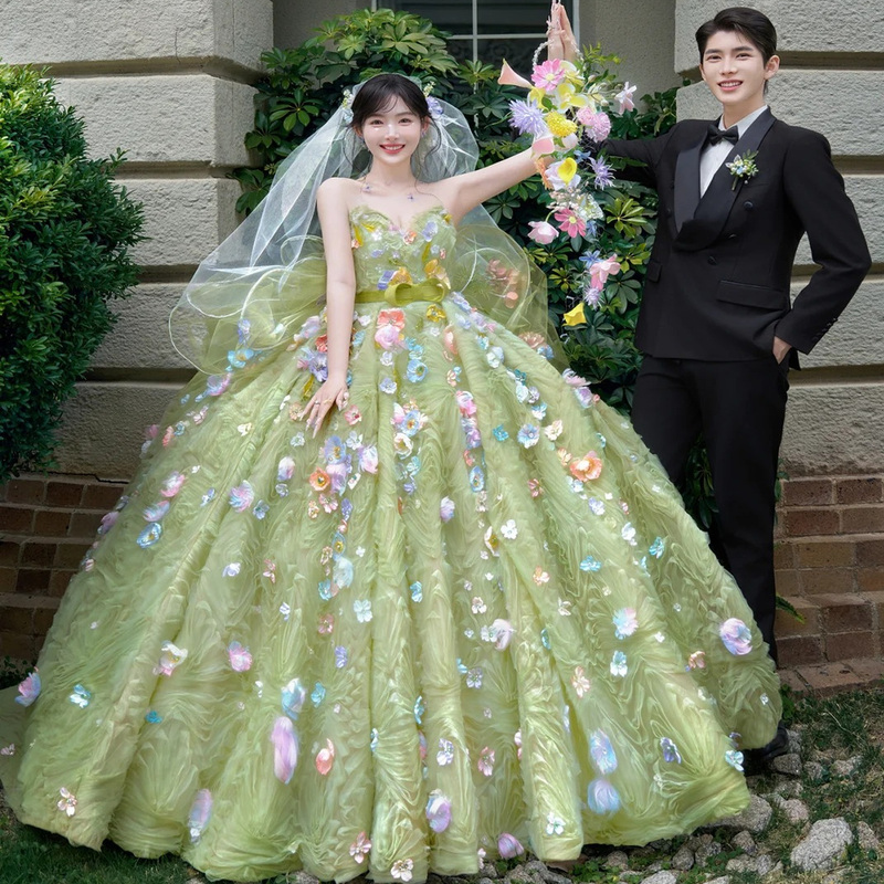 New Photo Studio Theme Clothing for Couples, Floral Strapless Trailing Dress for Travel Photography, Colorful Gauze Forest-Style Castle Wedding Dress