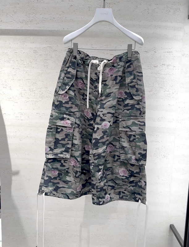 2026 Early Spring New Style Rose Camouflage Three-Quarter Cargo Pants
