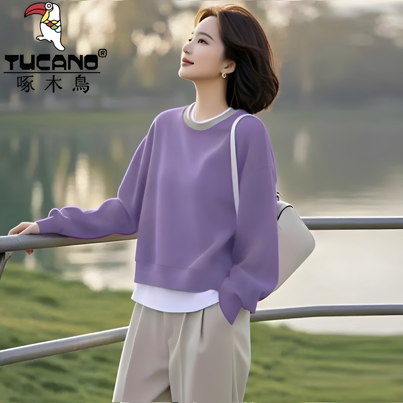 Woodpecker Pure Cotton Fake Two-Piece Pullover Sweatshirt for Women, New Autumn and Winter Style, Loose Fit, Petite, Stylish, Age-Reducing, Versatile Top Woodpecker Pure Cotton Fake Two-Piece Pullover Sweatshirt for Women, New Autumn and Winter Style, Loose Fit, Petite, Stylish, Age-Reducing, Versatile Top