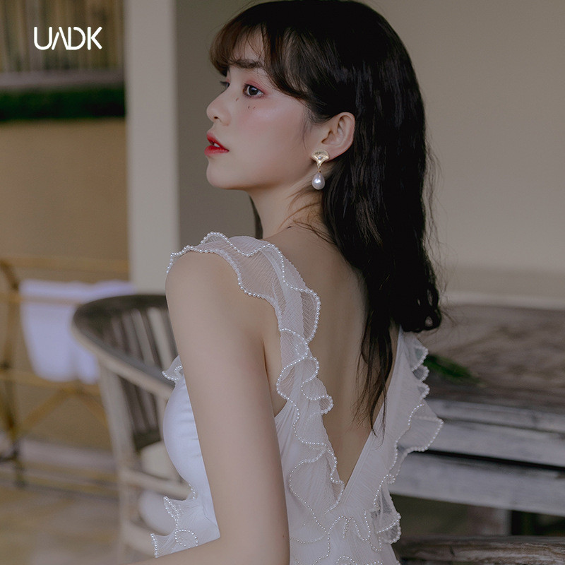 Swimsuit women's stunning pop-ups with small breasts gathered in three-point style skirt-style beware Fanny Fannet red with a fitting swimsuit