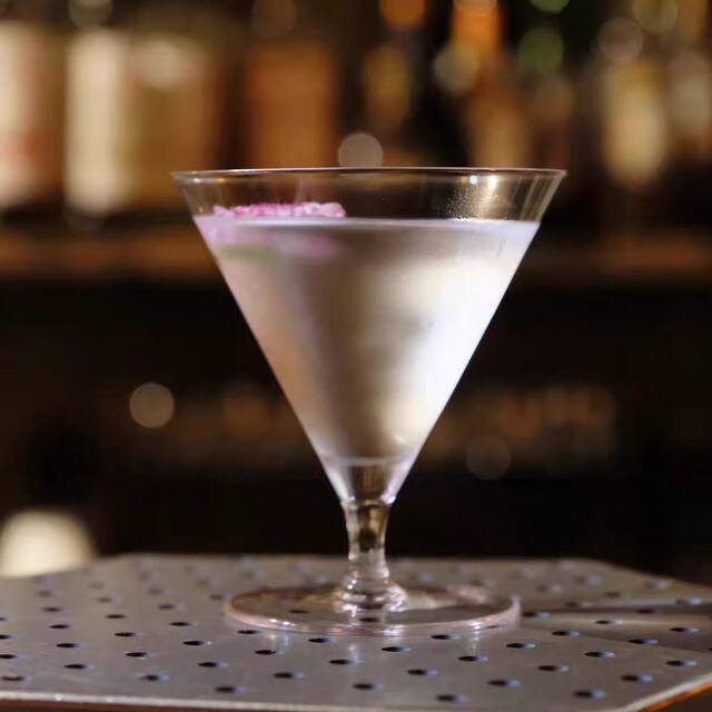 Bar's new Japanese short martini cup Kimura exquisite cocktail cup martini cup Creative triangle wine glass