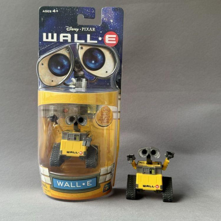 Wall-E Robot Toy Walle Eva Action Figure Movable Children's Model Car Ornament Gift Official Clearance Sale Wall-E Robot Toy Walle Eva Action Figure Movable Children's Model Car Ornament Gift Official Clearance Sale