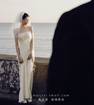 Light wedding dress 2021 new small tail forest department simple satin fishtail bride French out yarn welcome dress female