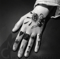 MG hand-painted TATTOO dark hand back finger dagger black snake blood rose pattern TATTOO sticker