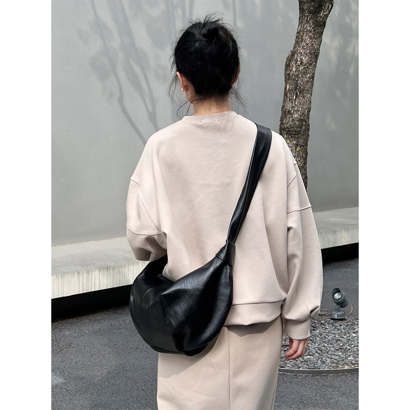 Niche Design Croissant Bag for Women, Crossbody Dumpling Bag, 2026 New Versatile Casual Large Moon Bag, Shoulder Bag for Spring and Summer