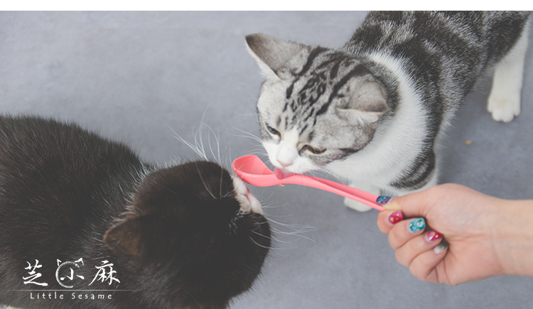 芝 小 麻 siêu Supper silicone mèo đóng hộp nắp đậy nắp đậy tươi cho ăn thìa phổ quát - Cat / Dog hàng ngày Neccessities bát ăn cho mèo	