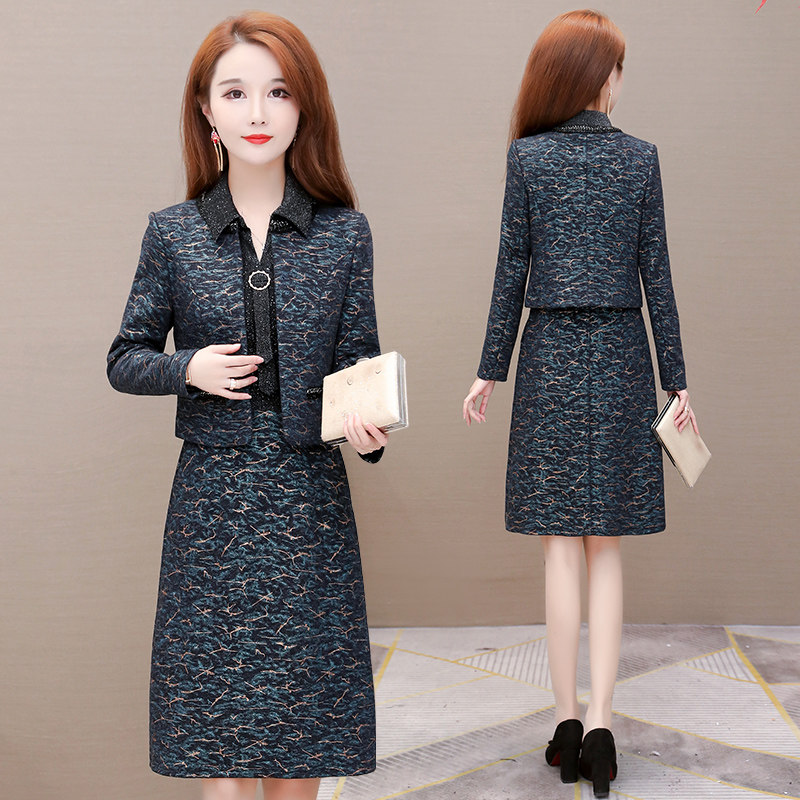 The young young young chamomile middle - aged new noble lady Yang Pi suit 2022 autumn