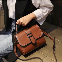 Bag Bag Womens Slanted Satchel 2022 New Internet Red Fashion Retro Single Shoulder Small Square Bag Texture Small Leather Girl Bag Tide