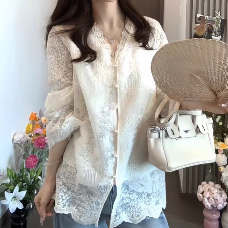 2026 Spring New Design Lace Long Sleeve Shirt for Petite Women, Fashionable, Age-Reducing, Versatile Top, Trendy Blouse