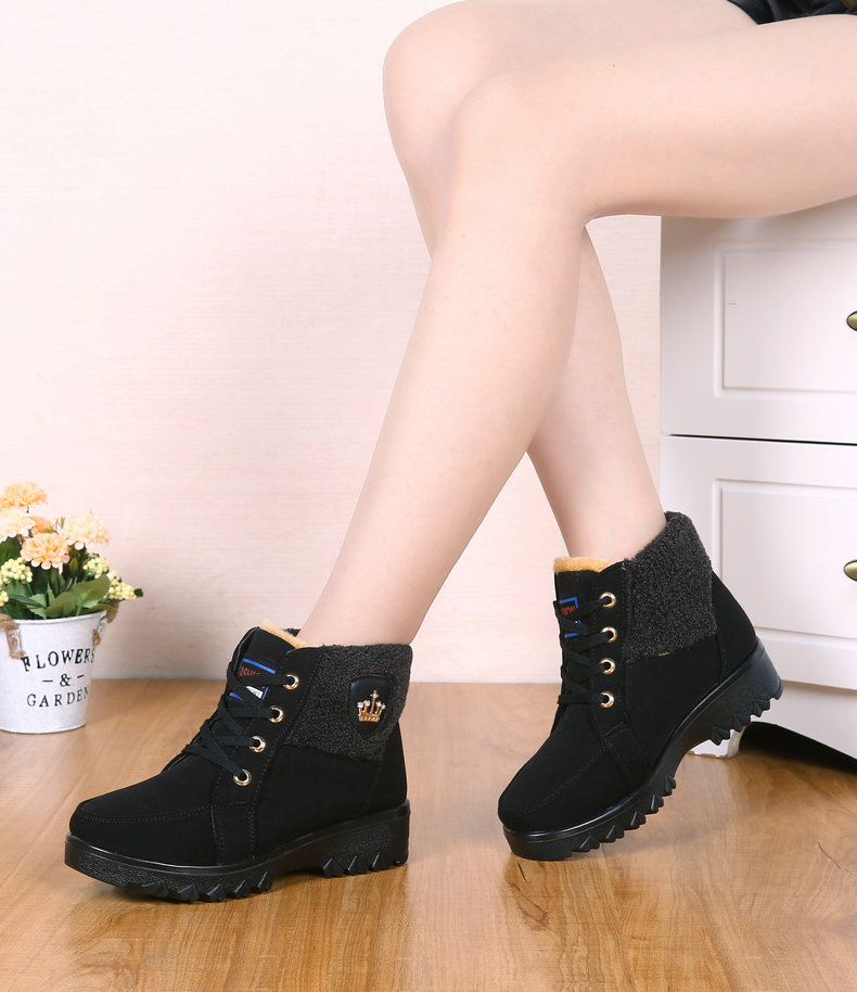 Mùa đông mới cũ giày vải Bắc Kinh Giày nữ bằng vải bông trung niên dày ấm áp ấm áp cao mẹ dày đế chống trượt giày boot nữ cổ cao hàng hiệu