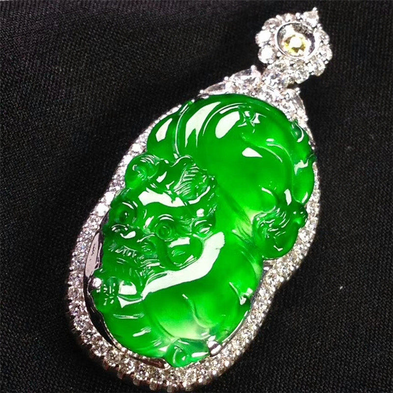 Myanmar Natural Emerald Ice Seed Yang Green 18K Inlaid Dragon Cockatoo Pendant Old Pit A Cargo Guanyin Fu Bean Pendant Male And Female