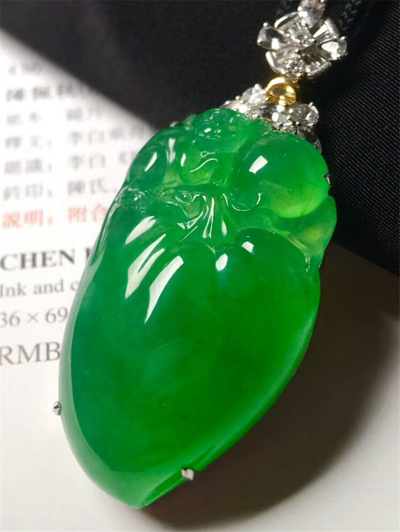 Natural A goods jade 18K inlaid ice species floating flower blessing melon pendant Myanmar Laokeng Yang green Guanyin female model certificate