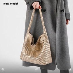 [Xiangnai'Er]Original Design Champagne-Colored Woven Tote Bag for Women, Large Capacity, Fashionable Commuter Handbag and Shoulder Bag