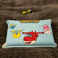 Темно -коричневая летающая подушка