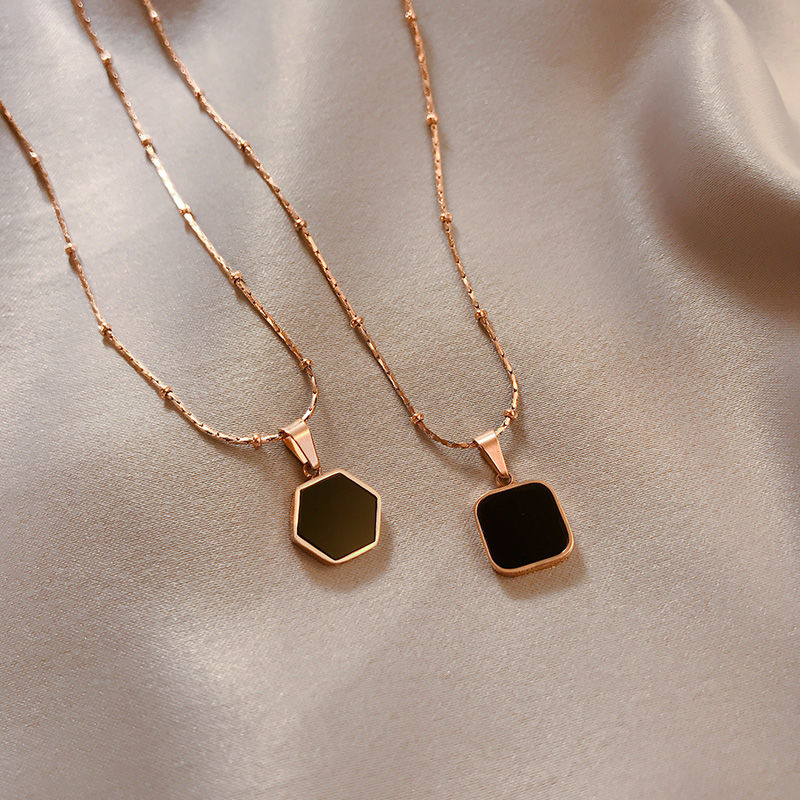 Black geometric pendant female net celebrity necklace tide titanium steel clavicle chain does not fade ins net red hip-hop rose gold
