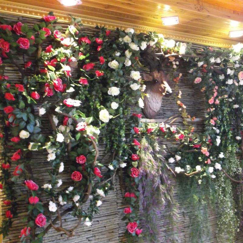 仿真雪花小玫瑰藤条假花装饰玫瑰雪花绢布朔料藤家居装饰吊顶