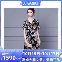 Floral dress womens long skirt 2021 spring new vintage temperament short sleeve V collar A- line dress waist slim skirt