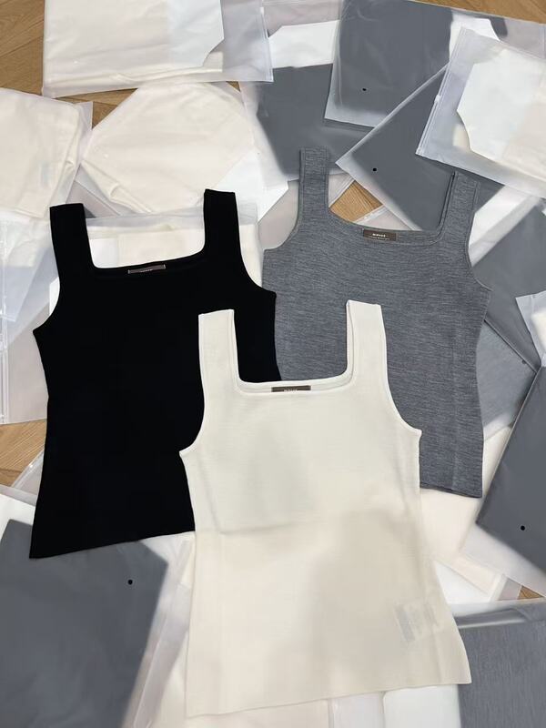 European Style 2026 Autumn New Korean Fashion Versatile Slim Sleeveless Vest Solid Color Stylish Base Shirt Top for Women