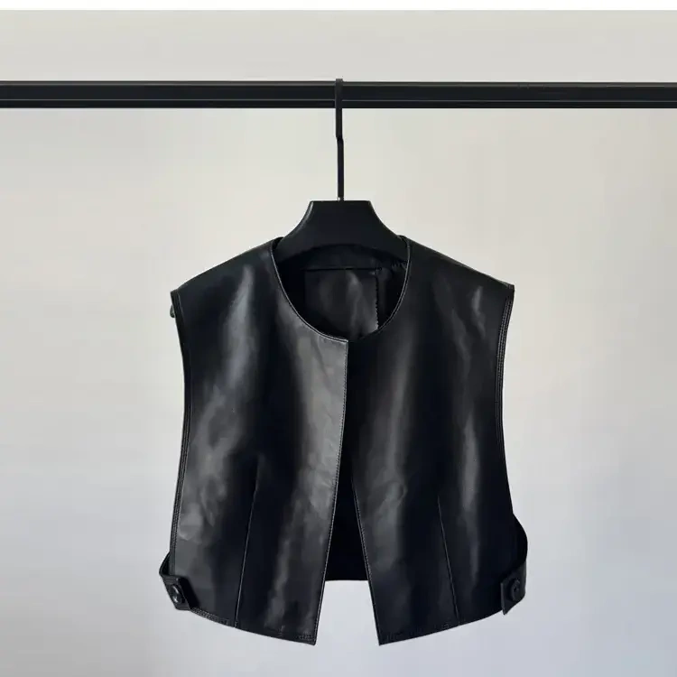 Korean-Style Pu Leather Vest for Women, Autumn and Winter Short Round-Neck Korean Version with Side Cutouts, Sleeveless Jacket, Slimming Biker Jacket, Trendy Korean-Style Pu Leather Vest for Women, Autumn and Winter Short Round-Neck Korean Version with Side Cutouts, Sleeveless Jacket, Slimming Biker Jacket, Trendy