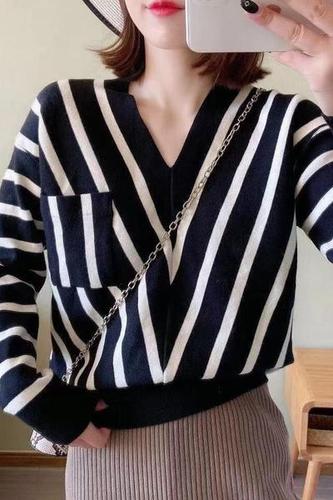 Europe station autumn winter 2019 new loose V-neck stripe long sleeve T-shirt sweater women design sense Korean top
