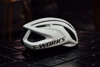 Преобладает азиатская версия белая черная