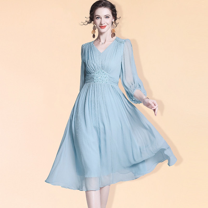 Silk Dress Spring 2026 New Seaside Resort Style Blue French Dress Mulberry Silk Waist-Cinching Elegant Dress